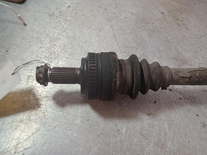 Front drive shaft, right from a BMW 3 serie (E46/4) 320i 24V 2003