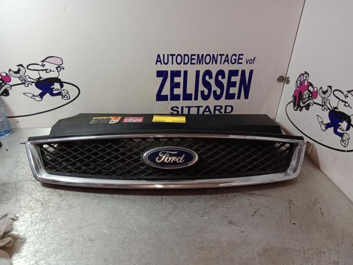 Begagnade Grill Ford Focus 2 Wagon 1.6 16V Pris € 47,25 Marginaltabell erbjuds av Zelissen V.O.F. autodemontage