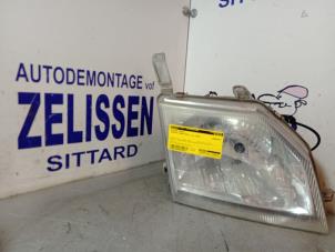 Używane Reflektor prawy Daihatsu Gran Move 1.6 16V Cena € 26,25 Procedura marży oferowane przez Zelissen V.O.F. autodemontage