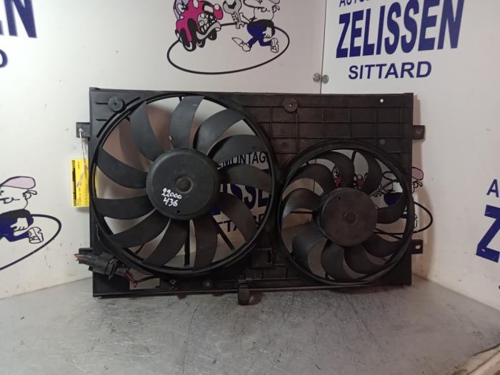 Cooling fans from a Volkswagen Touran (1T1/T2) 2.0 FSI 16V 2004