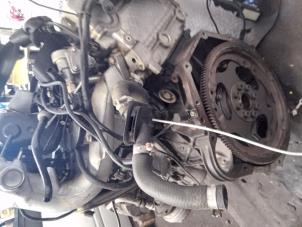 Motor van een Mercedes-Benz C (W202) 2.2 C-220 16V 1996