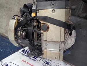 Motor van een Mercedes-Benz C (W202) 2.2 C-220 16V 1996