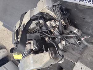 Motor van een Mercedes-Benz C (W202) 2.2 C-220 16V 1996