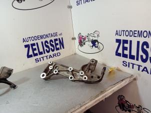 Usagé Bras de suspension avant droit Volkswagen Touran (1T1/T2) 2.0 FSI 16V Prix € 31,50 Règlement à la marge proposé par Zelissen V.O.F. autodemontage