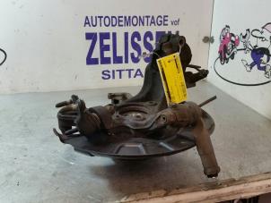 Usagé Suspension de roue avant droite Volkswagen Caddy III (2KA,2KH,2CA,2CH) 1.6 TDI 16V Prix € 63,00 Règlement à la marge proposé par Zelissen V.O.F. autodemontage