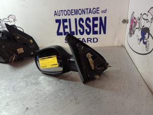 Usados Retrovisor externo izquierda Renault Megane (EA) 1.6i Precio € 21,00 Norma de margen ofrecido por Zelissen V.O.F. autodemontage