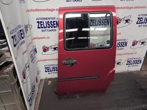 Używane Drzwi przesuwne lewe Fiat Doblo (223A/119) 1.2 Cena € 131,25 Procedura marży oferowane przez Zelissen V.O.F. autodemontage