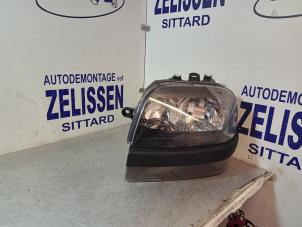 Używane Reflektor lewy Fiat Doblo (223A/119) 1.2 Cena € 42,00 Procedura marży oferowane przez Zelissen V.O.F. autodemontage