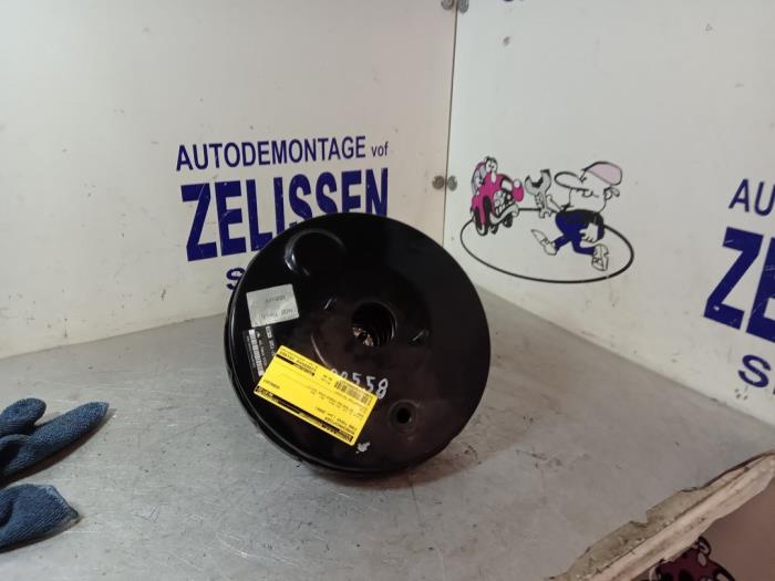 Usagé Assistant de freinage Ford Focus 2 1.6 16V Prix € 63,00 Règlement à la marge proposé par Zelissen V.O.F. autodemontage