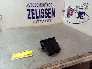 Used Tailgate lock mechanism Ford Focus 2 1.6 16V Price on request offered by Zelissen V.O.F. autodemontage