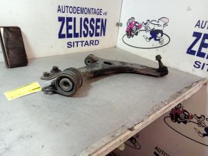 Usagé Bras de suspension avant droit Ford Focus 2 1.6 16V Prix € 36,75 Règlement à la marge proposé par Zelissen V.O.F. autodemontage