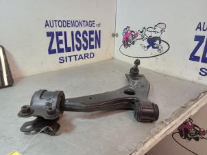 Usagé Bras de suspension avant gauche Ford Focus 2 1.6 16V Prix € 36,75 Règlement à la marge proposé par Zelissen V.O.F. autodemontage