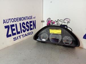 Usagé Instrument de bord Mercedes E Combi (S210) 3.2 E-320 CDI 24V Prix € 99,75 Règlement à la marge proposé par Zelissen V.O.F. autodemontage