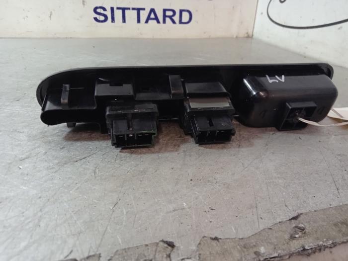 Electric window switch from a Peugeot 307 (3A/C/D) 1.6 16V 2003