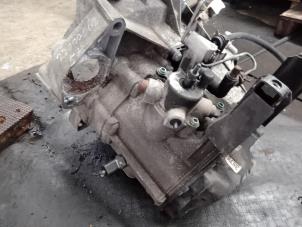 Getriebe van een Volkswagen Polo IV (9N1/2/3) 1.2 12V 2006