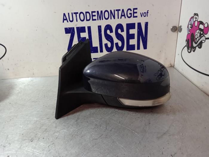 Wing mirror, left from a Ford Focus 3 1.6 Ti-VCT 16V 125 2011