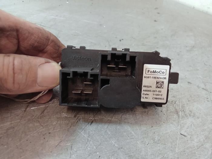 Heater resistor from a Ford Focus 3 1.6 Ti-VCT 16V 125 2011