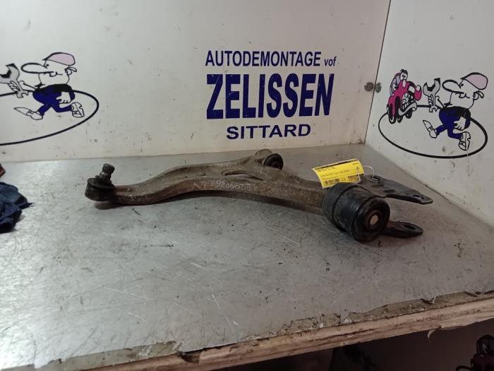 Gebrauchte Querlenker links vorne Ford Focus 3 1.6 Ti-VCT 16V 125 Preis € 57,75 Margenregelung angeboten von Zelissen V.O.F. autodemontage