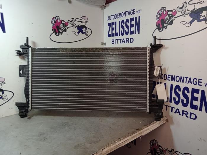 Used Radiator Ford Focus 3 1.6 Ti-VCT 16V 125 Price € 78,75 Margin scheme offered by Zelissen V.O.F. autodemontage
