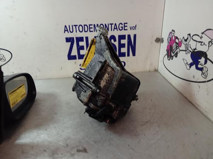 Usagé Alternateur Mercedes E Combi (S210) 3.2 E-320 CDI 24V Prix € 152,25 Règlement à la marge proposé par Zelissen V.O.F. autodemontage