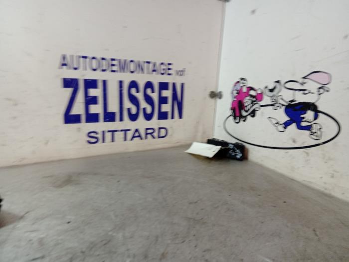 Usados Interruptor de ventanilla eléctrica Volkswagen Jetta IV (162/16A) 1.4 TSI 122 16V Precio € 36,75 Norma de margen ofrecido por Zelissen V.O.F. autodemontage