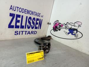 Używane Wahacz zawieszenia lewy tyl Volkswagen Jetta IV (162/16A) 1.4 TSI 122 16V Cena € 26,25 Procedura marży oferowane przez Zelissen V.O.F. autodemontage