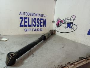 Używane Stopa amortyzatora lewy tyl Mazda 2 (NB/NC/ND/NE) 1.25 16V Cena € 31,50 Procedura marży oferowane przez Zelissen V.O.F. autodemontage