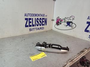 Used Door handle 2-door, right Mercedes SLK (R170) 2.3 230 K 16V Price € 31,50 Margin scheme offered by Zelissen V.O.F. autodemontage