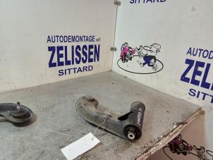Używane Wahacz zawieszenia lewy przód Mercedes SLK (R170) 2.3 230 K 16V Cena € 42,00 Procedura marży oferowane przez Zelissen V.O.F. autodemontage