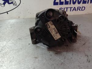 Dynamo van een Fiat Doblo (223A/119) 1.3 JTD 16V Multijet DPF 2007