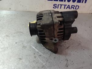 Dynamo van een Fiat Doblo (223A/119) 1.3 JTD 16V Multijet DPF 2007
