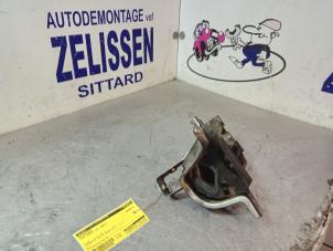 Usados Soporte de motor Fiat Doblo (223A/119) 1.3 JTD 16V Multijet DPF Precio € 36,75 Norma de margen ofrecido por Zelissen V.O.F. autodemontage