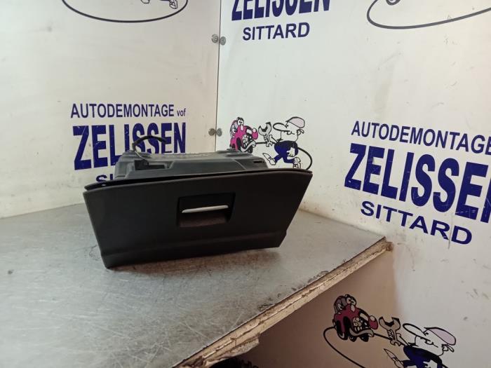 Gebrauchte Handschuhfach Ford Mondeo IV Wagon 2.0 Ecoboost SCTi 16V Preis € 42,00 Margenregelung angeboten von Zelissen V.O.F. autodemontage