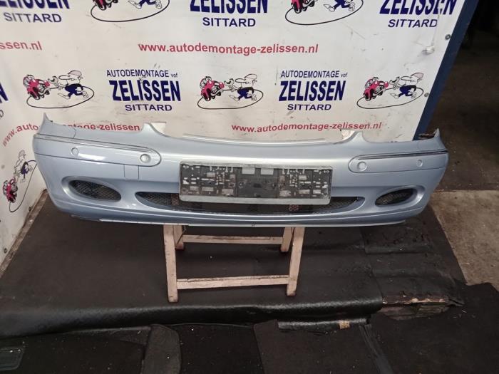 Front bumper from a Mercedes-Benz S (W220) 3.2 S-320 18V 1998