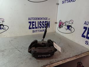 Used Front brake calliper, left Mercedes S (W220) 3.2 S-320 18V Price € 78,75 Margin scheme offered by Zelissen V.O.F. autodemontage