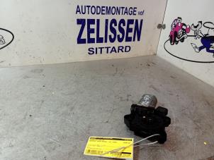 Usados Motor de ventanilla de puerta Mercedes S (W220) 3.2 S-320 18V Precio € 42,00 Norma de margen ofrecido por Zelissen V.O.F. autodemontage