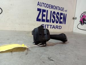 Usados Interruptor de limpiaparabrisas BMW X3 (E83) 2.0 16V Precio € 31,50 Norma de margen ofrecido por Zelissen V.O.F. autodemontage