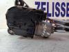 Mecanismo y motor de limpiaparabrisas de un Ford Focus 3 1.6 TDCi 2012