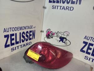 Used Taillight, right Peugeot 206 CC (2D) 1.6 16V Price € 31,50 Margin scheme offered by Zelissen V.O.F. autodemontage