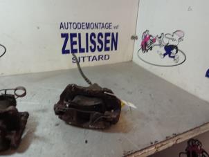 Usagé Etrier de frein avant gauche Opel Meriva 1.8 16V Prix € 31,50 Règlement à la marge proposé par Zelissen V.O.F. autodemontage