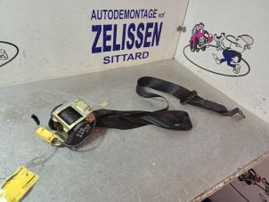 Used Front seatbelt, left Volkswagen Polo IV (9N1/2/3) 1.4 16V Price € 42,00 Margin scheme offered by Zelissen V.O.F. autodemontage
