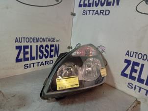 Used Headlight, left Renault Clio II (BB/CB) 1.4 16V Price € 47,25 Margin scheme offered by Zelissen V.O.F. autodemontage