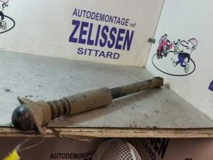 Usados Amortiguador izquierda detrás Volkswagen Golf IV (1J1) 1.6 16V Precio € 21,00 Norma de margen ofrecido por Zelissen V.O.F. autodemontage