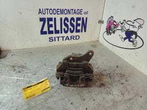 Usagé Etrier de frein (pince) arrière gauche Renault Megane II (BM/CM) 2.0 16V RS Turbo Prix € 42,00 Règlement à la marge proposé par Zelissen V.O.F. autodemontage