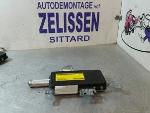 Używane Poduszka powietrzna drzwiowa lewa przednia wersja 4-drzwiowa Mercedes C (W203) 1.8 C-200K 16V Cena € 42,00 Procedura marży oferowane przez Zelissen V.O.F. autodemontage