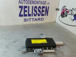 Używane Poduszka powietrzna drzwiowa prawa przednia wersja 4-drzwiowa Mercedes C (W203) 1.8 C-200K 16V Cena € 42,00 Procedura marży oferowane przez Zelissen V.O.F. autodemontage