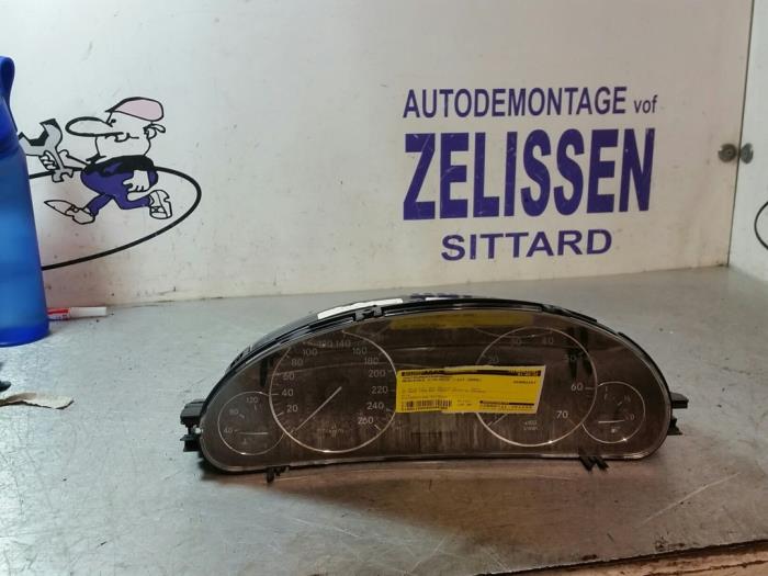 Begagnade Instrumentpanel Mercedes C (W203) 1.8 C-200K 16V Pris € 131,25 Marginaltabell erbjuds av Zelissen V.O.F. autodemontage