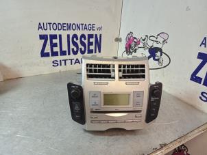 Usagé Radio/Lecteur CD Toyota Yaris II (P9) 1.3 16V VVT-i Prix € 78,75 Règlement à la marge proposé par Zelissen V.O.F. autodemontage