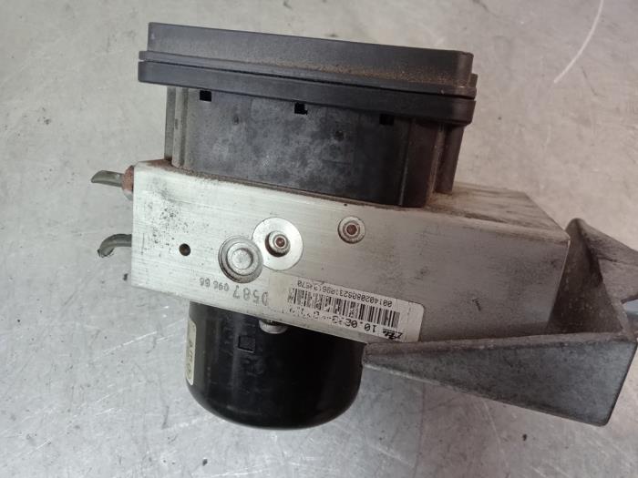 ABS pump from a Mercedes-Benz C (W203) 1.8 C-200K 16V 2006