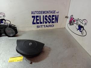 Used Left airbag (steering wheel) Renault Espace (JK) 2.0 16V Price € 52,50 Margin scheme offered by Zelissen V.O.F. autodemontage